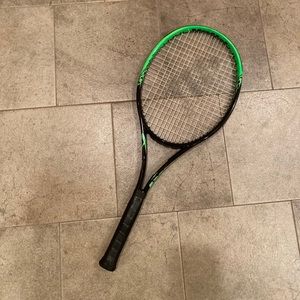 Volki tennis racket
